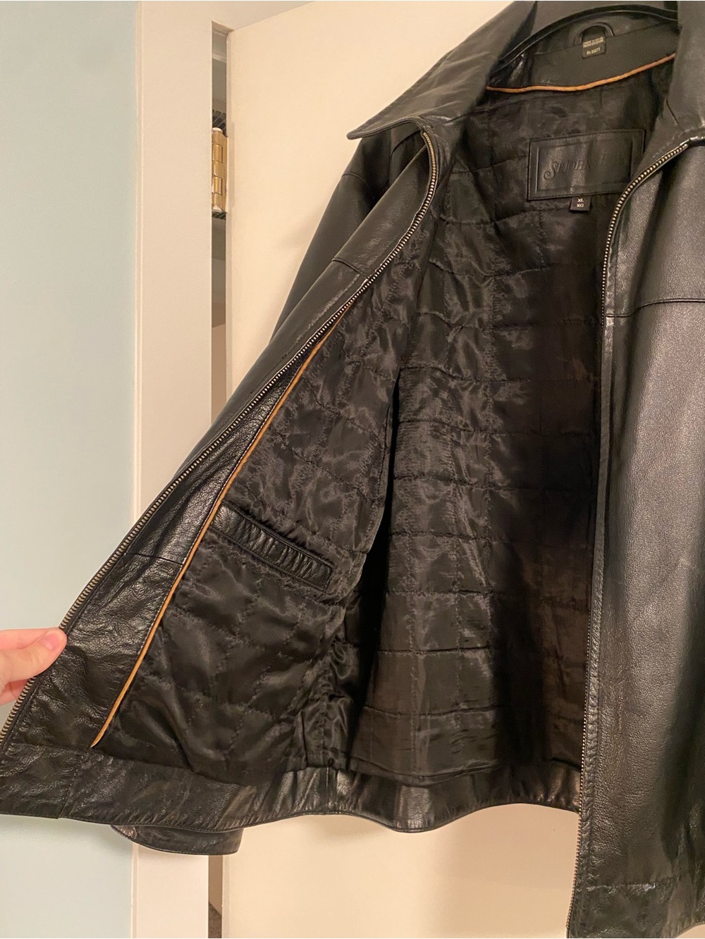 St. John's Bay Mens XL Black 100% Leather Jacket Full Zip Lined Coat Moto Goth - Picture 3 of 12